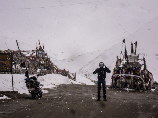 snowfall at changla pass