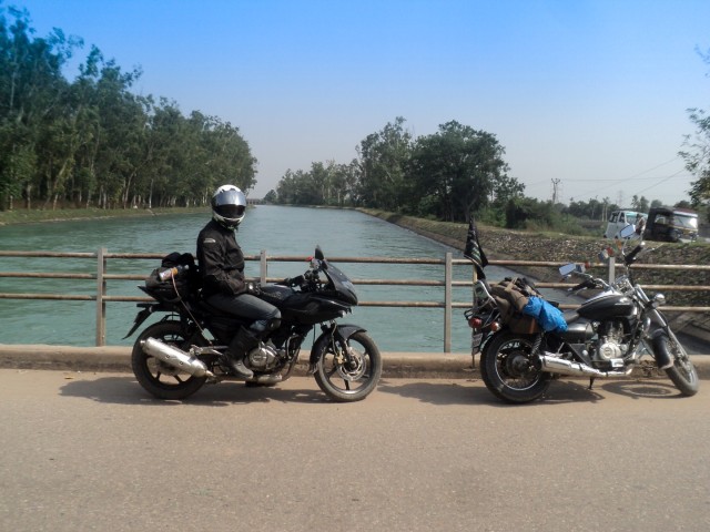 chandigarh to delhi leh ladakh on motorcycle