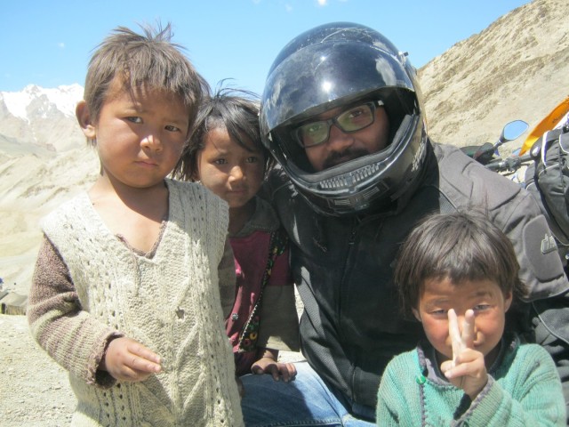 children on road in leh ladakh on route